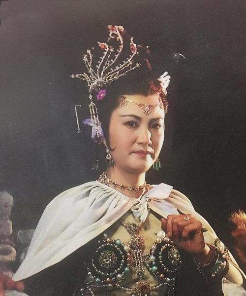 金蝉子大仙出装攻略（玩转英雄联盟，成为金蝉子大仙的强力输出者）